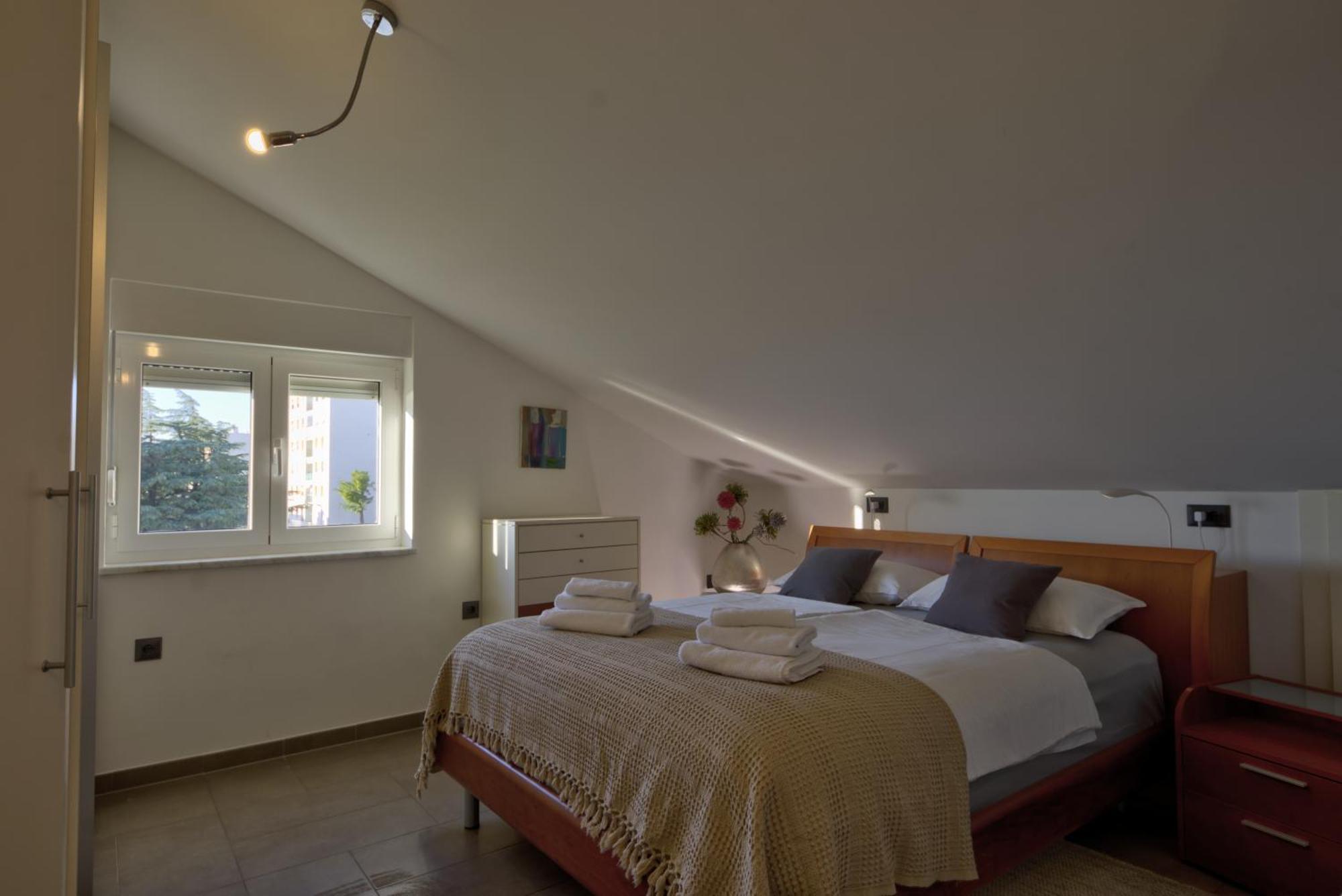 Penthouse Belvedere City View With Private Parking غييكا المظهر الخارجي الصورة